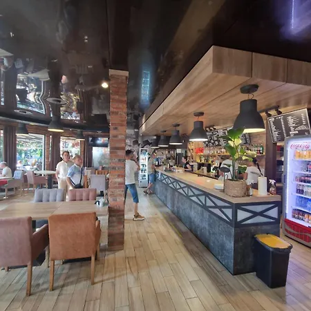 Osrodek Promenada- Faleza Bed & Breakfast