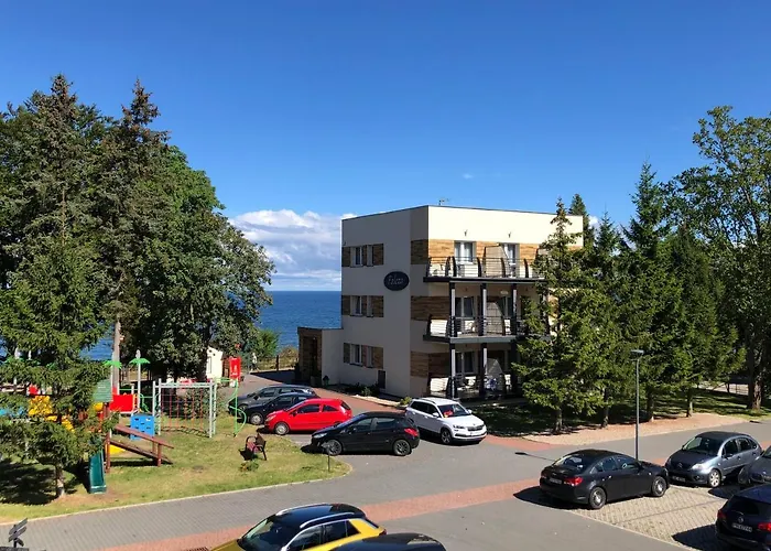 Osrodek Promenada- Faleza Bed & Breakfast 3*