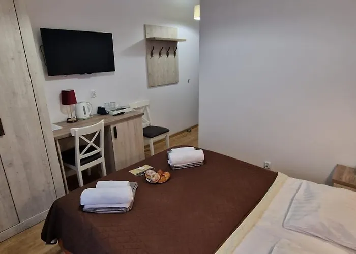 Osrodek Promenada- Faleza Bed & Breakfast 3*